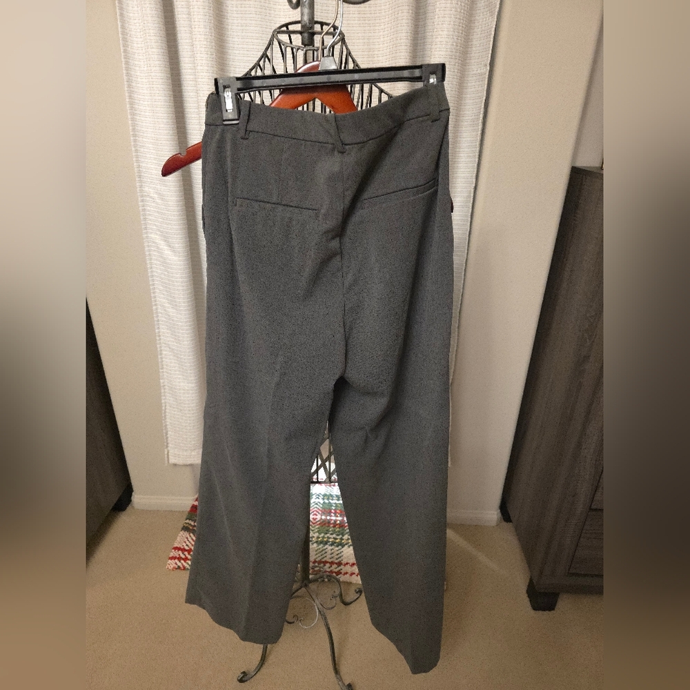 H&M Gray Garment - Picture 2 of 3